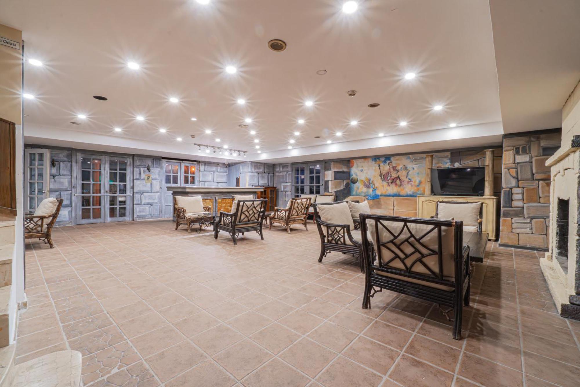 Alexander The Great & Otel 3*
